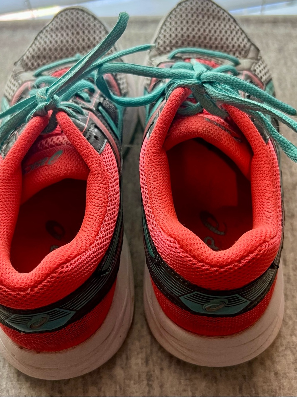 Asics Gel Contend 3 Coral and Teal Athletic Running Shoes Size 7.  Lace Up.